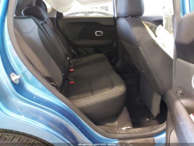 KNDJP3A51J7586647 KIA SOUL +