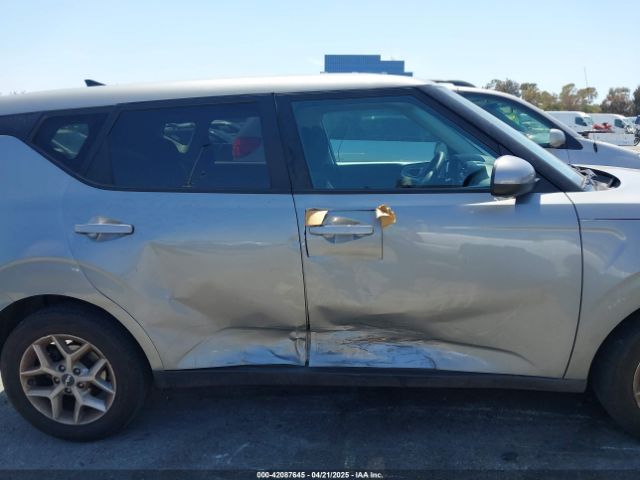KNDJ23AU7P7888653 KIA SOUL LX