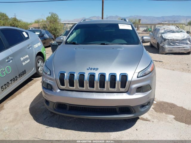 1C4PJLCB3HW660925 Jeep Cherokee Latitude Fwd
