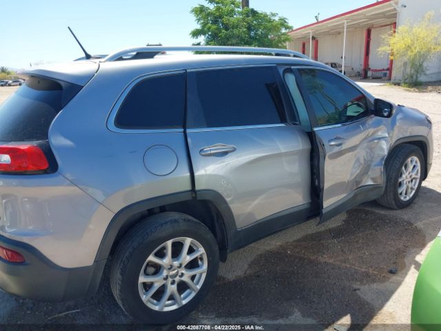 1C4PJLCB3HW660925 Jeep Cherokee Latitude Fwd