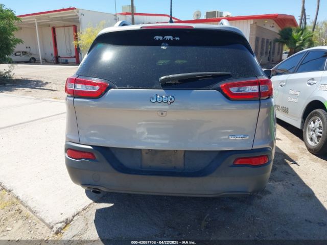 1C4PJLCB3HW660925 Jeep Cherokee Latitude Fwd
