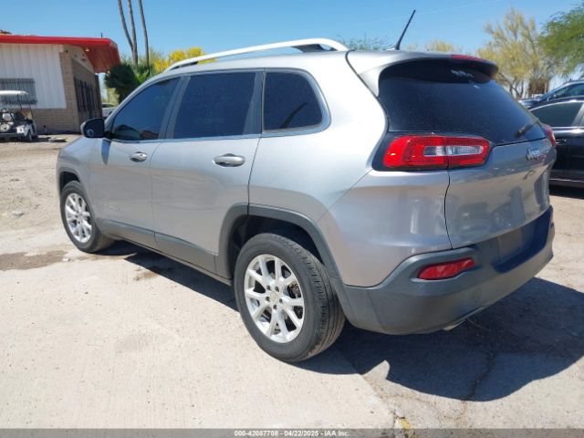 1C4PJLCB3HW660925 Jeep Cherokee Latitude Fwd