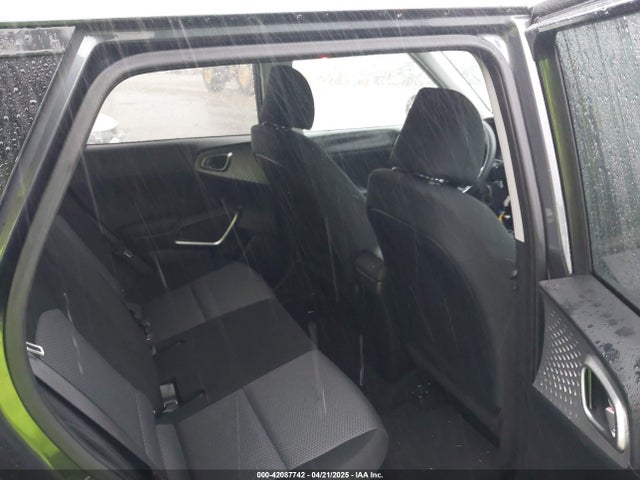 KNDJ23AU8P7882912 KIA SOUL LX