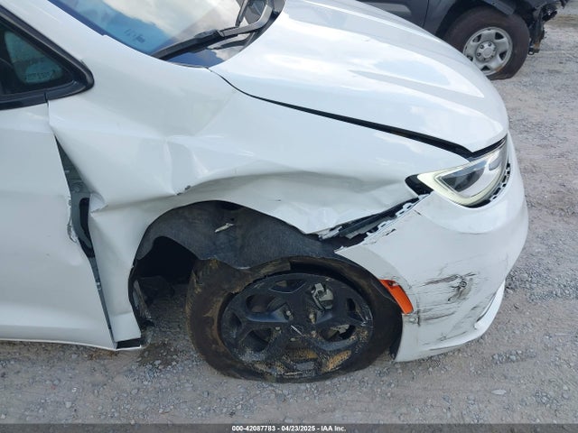 Chrysler Pacifica Hybrid S Appearance Pkg 2024 2C4RC1S7XRR115352 Image 6