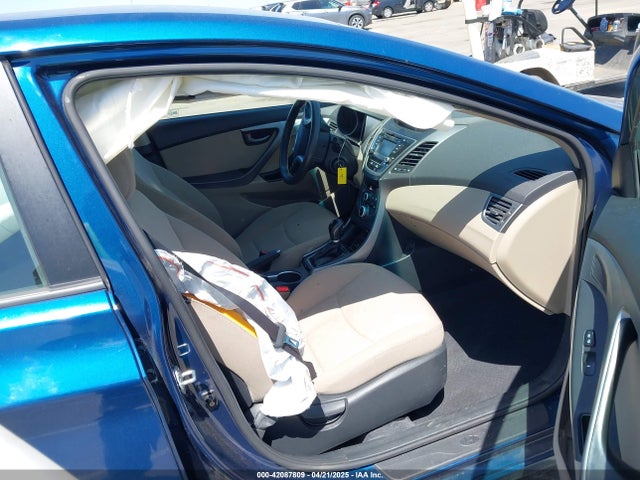 KMHDH4AE4GU619047 Hyundai ELANTRA SE