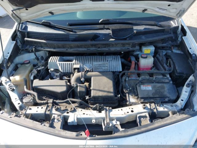 JTDZN3EU7EJ014081 Toyota Prius V Three