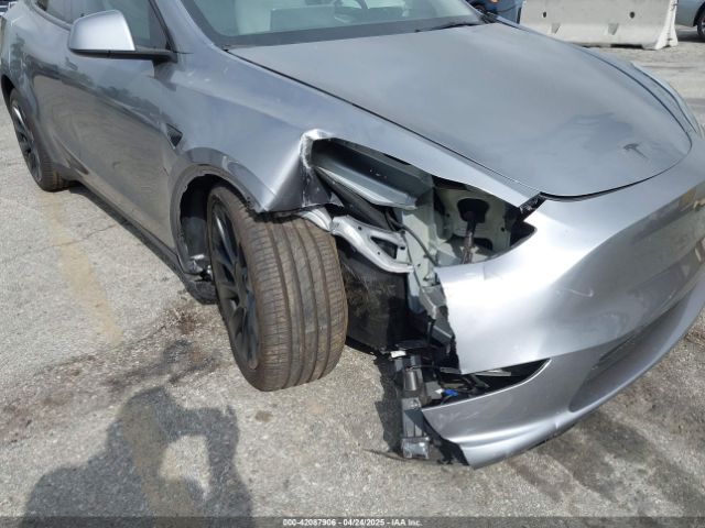 7SAYGDEE7SF247212 Tesla Model Y Long Range Dual Motor All-wheel Drive