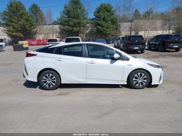 JTDKAMFP8M3174629 Toyota Prius Prime Limited