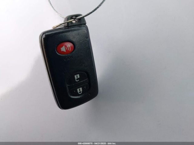 JTDKN3DU2F0482052 Toyota Prius Two