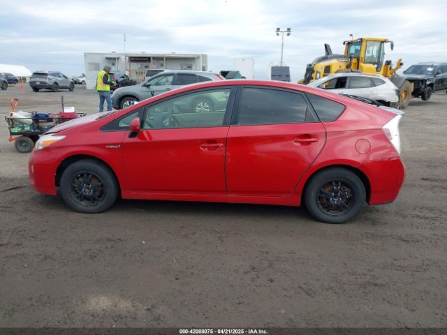JTDKN3DU2F0482052 Toyota Prius Two