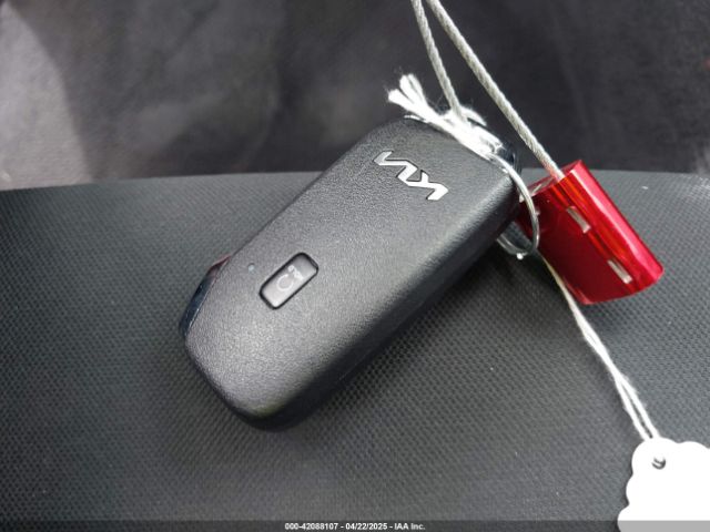 5XXG14J2XNG083574 KIA K5 LXS