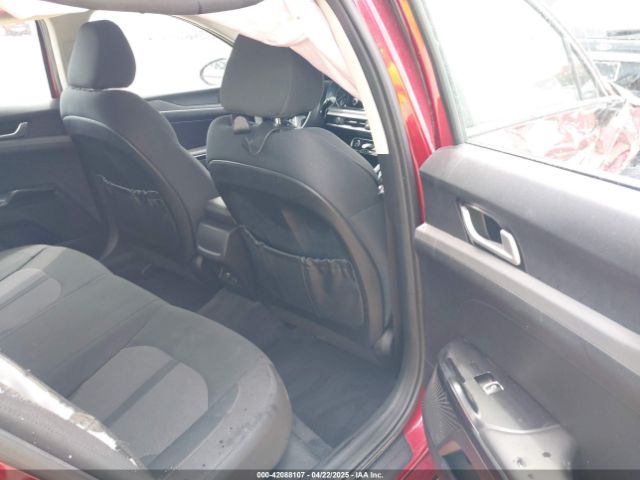 5XXG14J2XNG083574 KIA K5 LXS