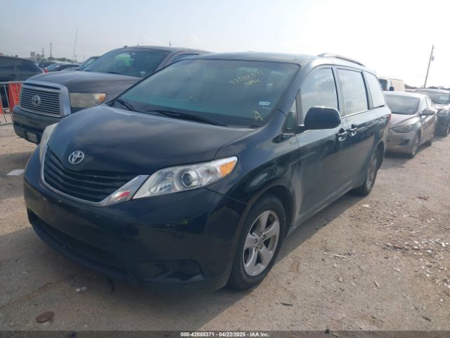 5TDKZ3DC7HS827068 Toyota Sienna Le 8 Passenger