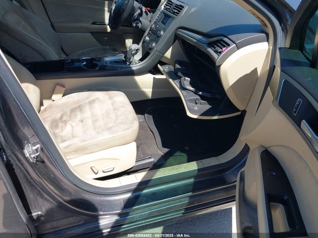 3FA6P0H77FR160172 Ford FUSION SE