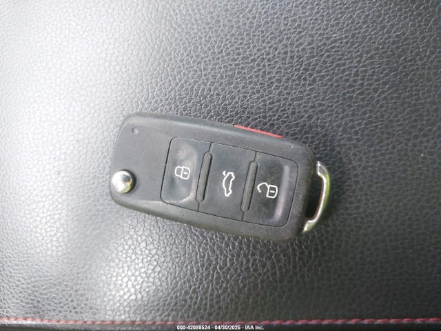 3VW4T7AJ1GM222057 Volkswagen Jetta 2.0t Gli Se