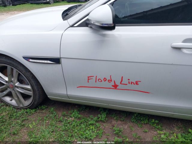 SAJAD4BVXHA965092 Jaguar Xe 35t Premium
