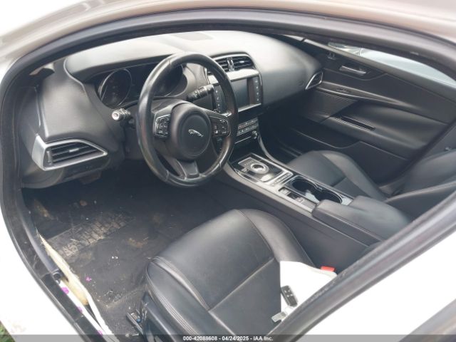 SAJAD4BVXHA965092 Jaguar Xe 35t Premium