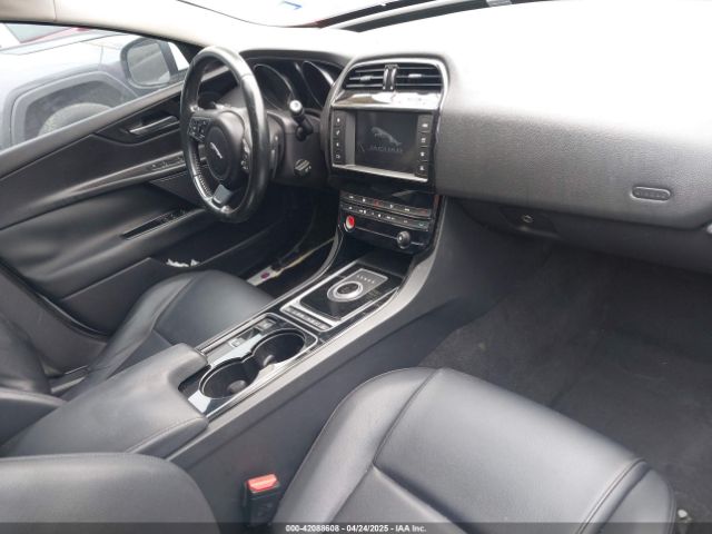 SAJAD4BVXHA965092 Jaguar Xe 35t Premium