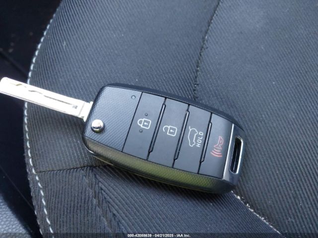 KNDJP3A57J7901872 KIA SOUL +