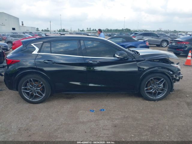 SJKCH5CP0HA017377 Infiniti Qx30 Sport