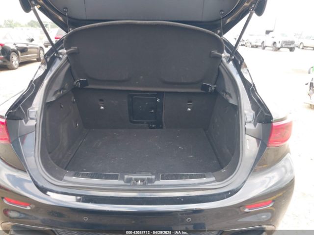 SJKCH5CP0HA017377 Infiniti Qx30 Sport
