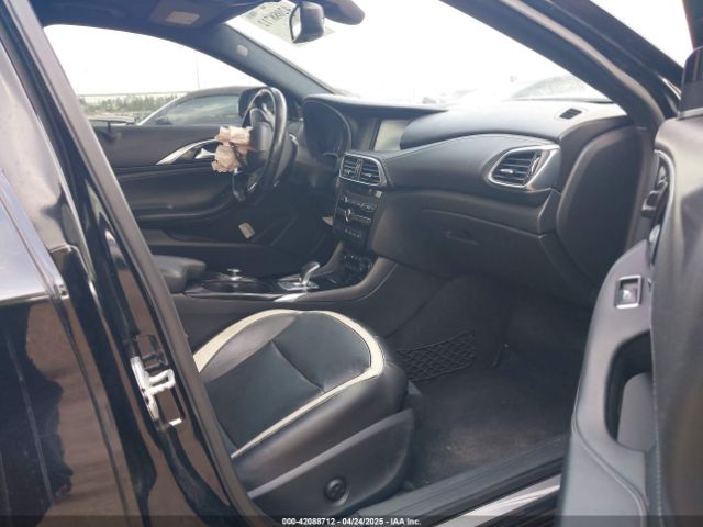 SJKCH5CP0HA017377 Infiniti Qx30 Sport