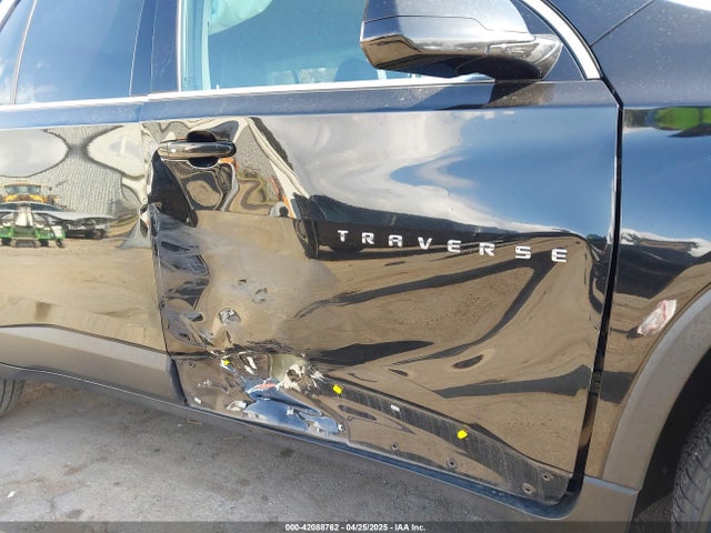 1GNERFKW2KJ105630 Chevrolet Traverse Ls
