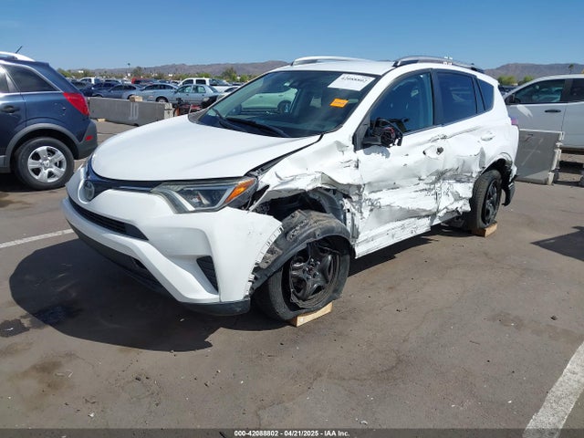 2T3ZFREV4JW424616 Toyota RAV4 LE