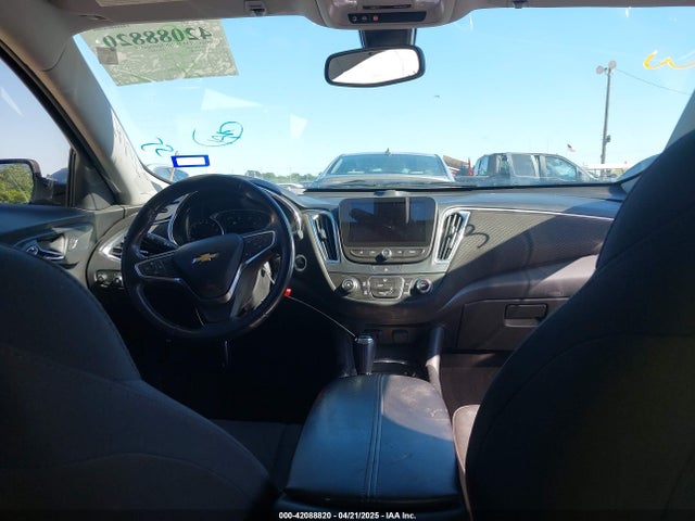1G1ZD5ST2JF135052 Chevrolet MALIBU LT