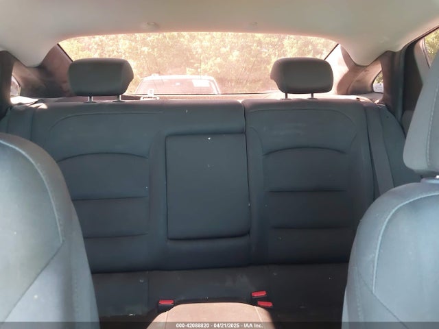 1G1ZD5ST2JF135052 Chevrolet MALIBU LT