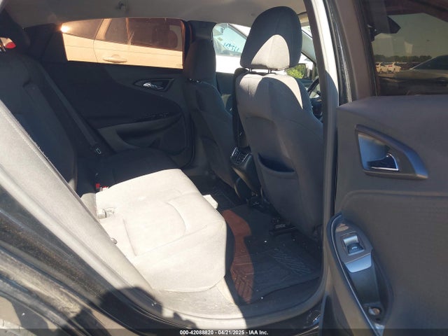 1G1ZD5ST2JF135052 Chevrolet MALIBU LT