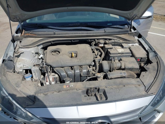 5NPD84LFXLH551559 Hyundai ELANTRA SEL