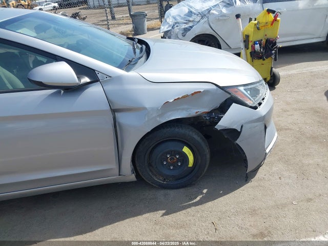 5NPD84LFXLH551559 Hyundai ELANTRA SEL