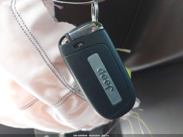 3C4NJDCB7JT493851 Jeep Compass Limited 4x4