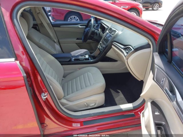 3FA6P0H78HR157106 Ford FUSION SE