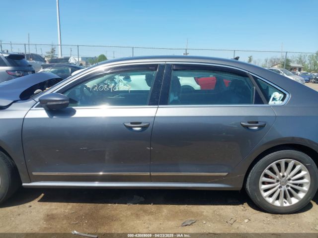 1VWBT7A35HC075303 Volkswagen Passat 1.8t Se