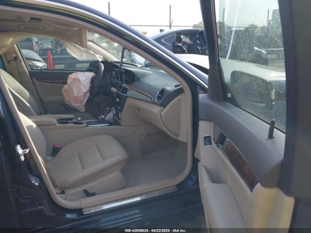 WDDGF8AB1EA945171 Mercedes-Benz C 300 Luxury 4matic/sport 4matic