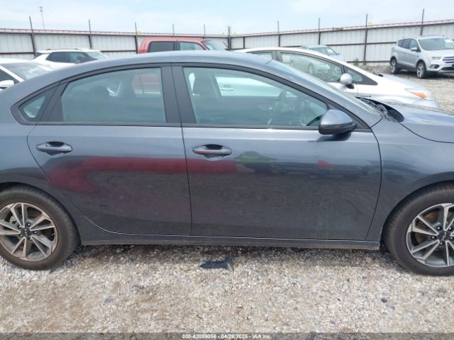 3KPF24AD6RE841015 KIA Forte Lxs