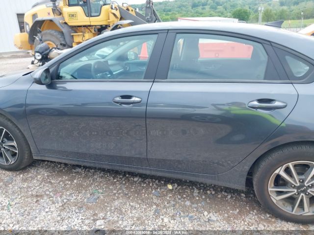 3KPF24AD6RE841015 KIA Forte Lxs