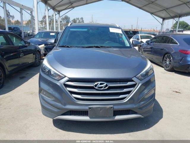 KM8J33A26HU385271 Hyundai Tucson Sport