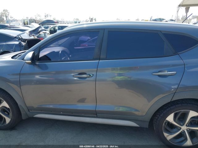 KM8J33A26HU385271 Hyundai Tucson Sport