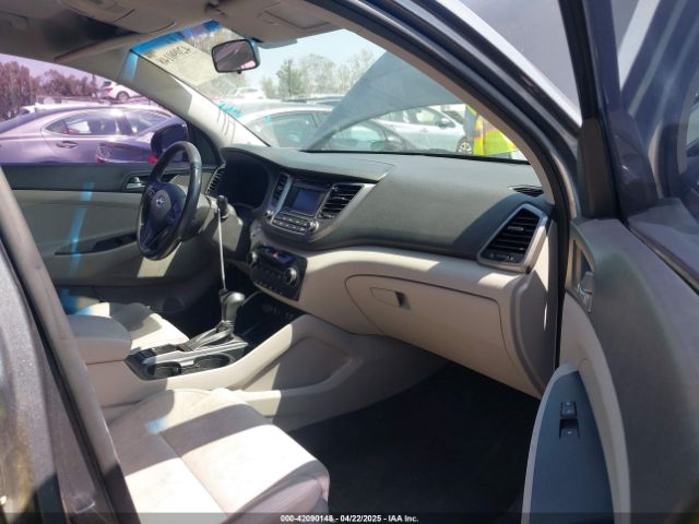 KM8J33A26HU385271 Hyundai Tucson Sport