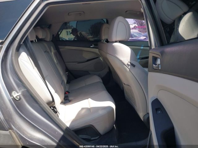 KM8J33A26HU385271 Hyundai Tucson Sport