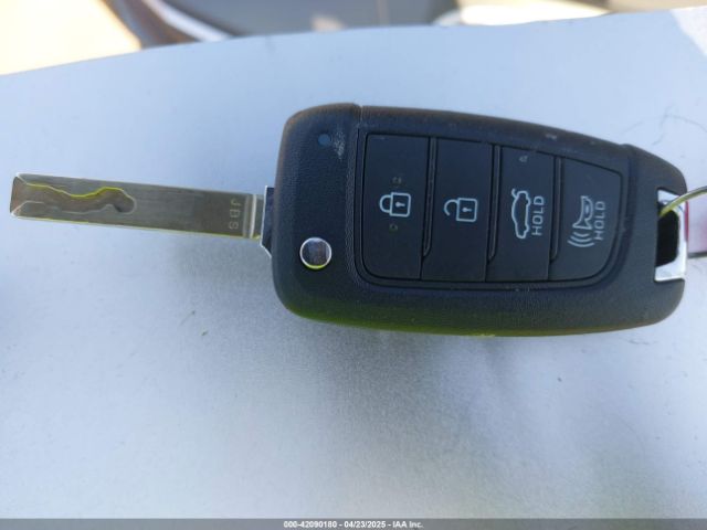 KMHLL4DG5RU841235 Hyundai ELANTRA SE