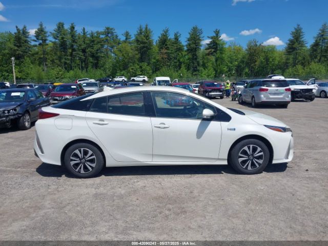 JTDKARFP9H3061839 Toyota Prius Prime Plus