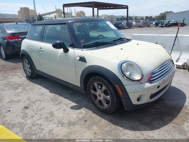 2009 MINI COOPER WMWMF33569TU75508 Photo 0