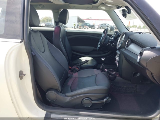2009 MINI COOPER WMWMF33569TU75508 Photo 4