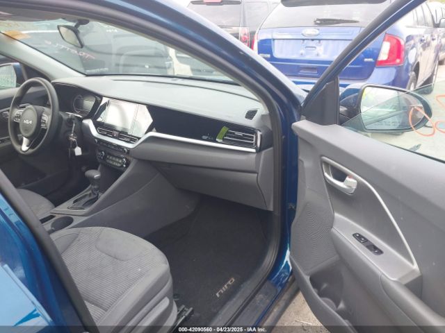 KNDCB3LCXN5512079 KIA NIRO LX