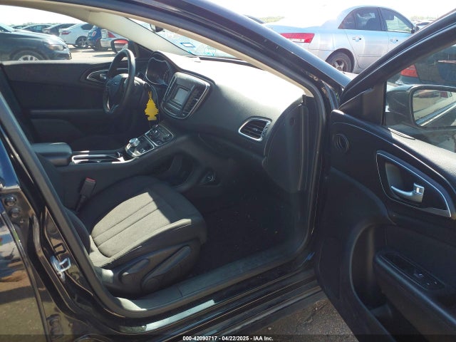 Chrysler 200 Limited 2015 1C3CCCABXFN706446 Image 5