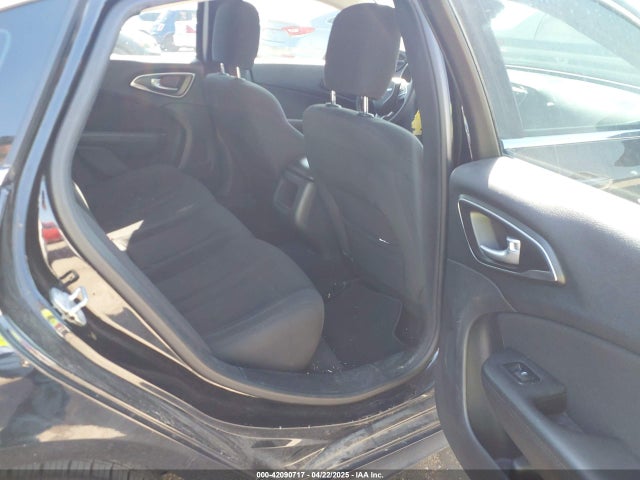 Chrysler 200 Limited 2015 1C3CCCABXFN706446 Image 8